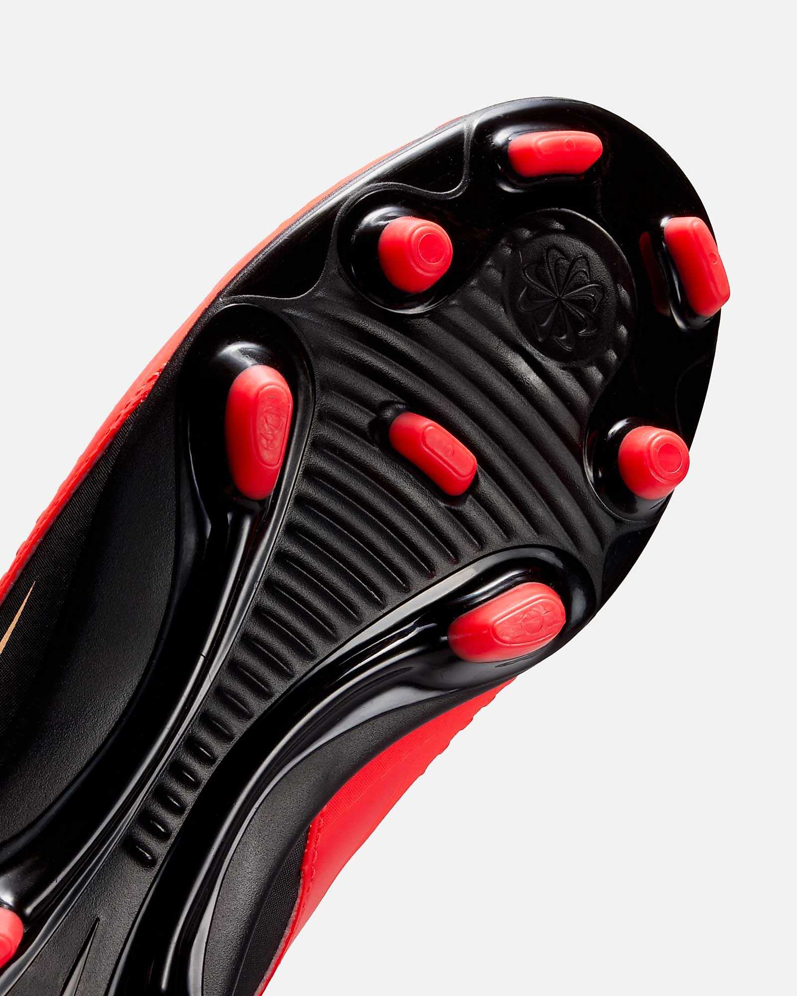 Nike Phantom 6 Low Club MG Nike Phantom 6 Low Club MG - Fútbol Factory