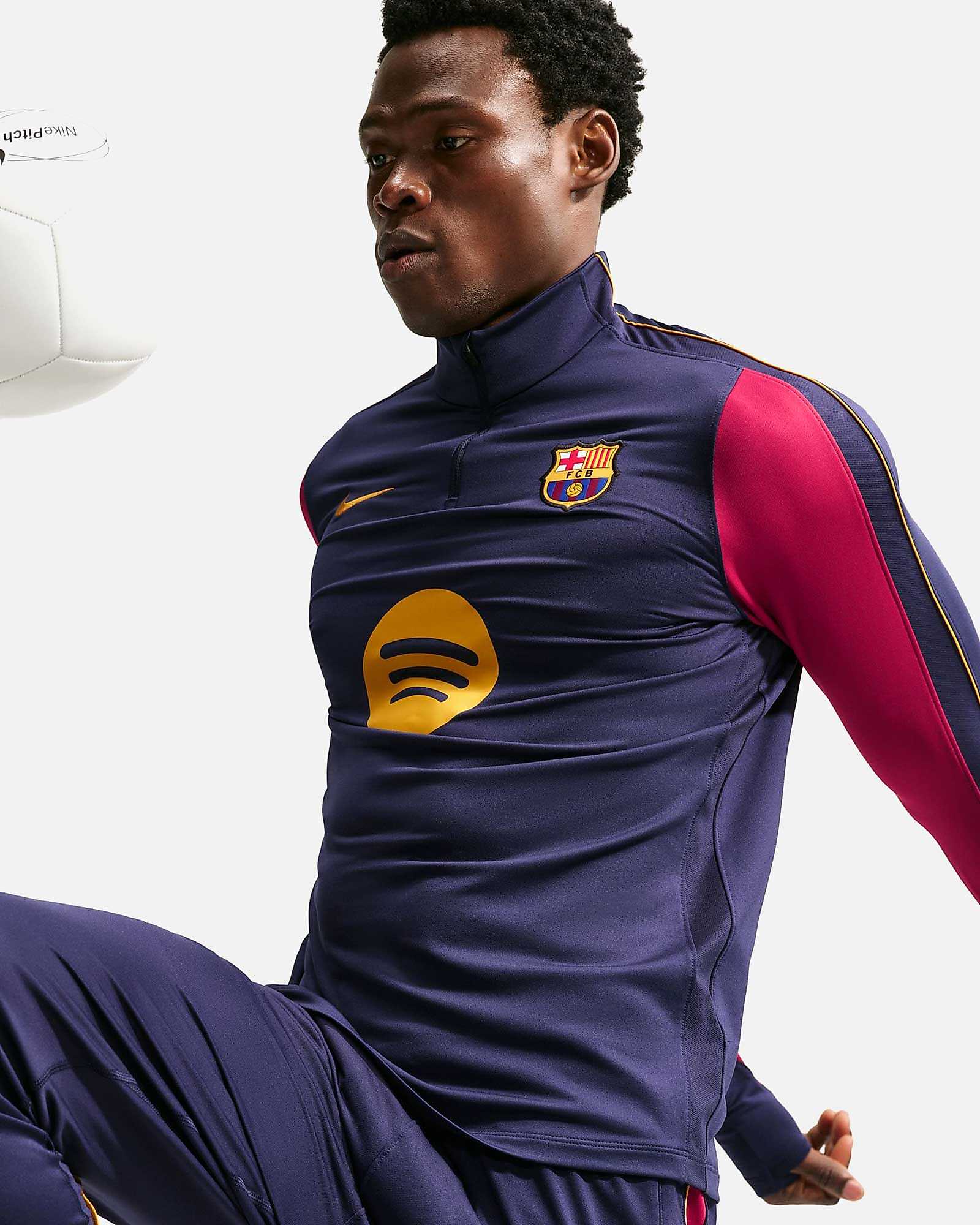 Sudadera FC Barcelona 2026/2027 Strike Sudadera FC Barcelona 2026/2027 Strike - Fútbol Factory