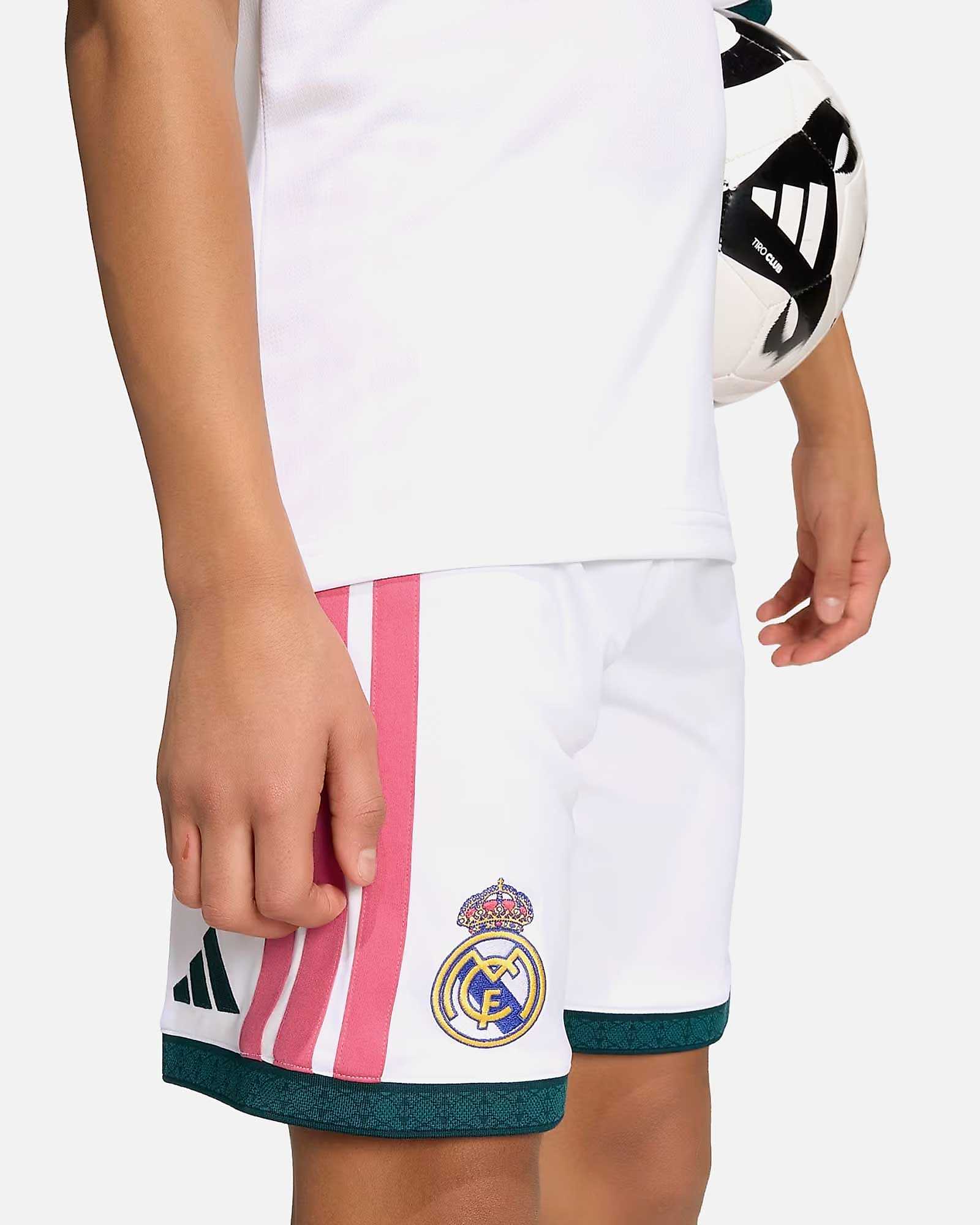 Mini conjunto 1ª Real Madrid 2026/2027 Mini conjunto 1ª Real Madrid 2026/2027 - Fútbol Factory