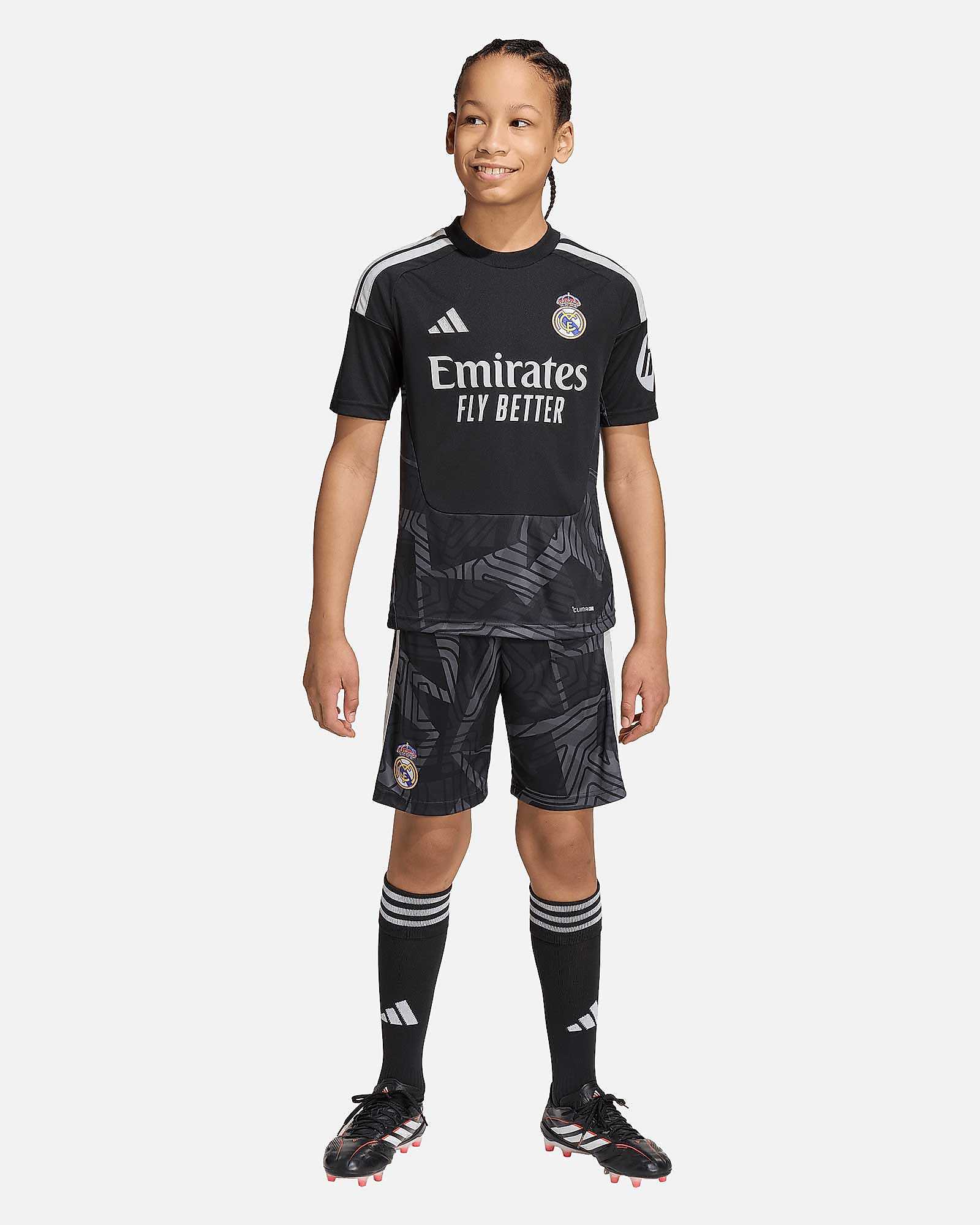 Conjunto de portero 1ª Real Madrid 2026/2027 Conjunto de portero 1ª Real Madrid 2026/2027 - Fútbol Factory