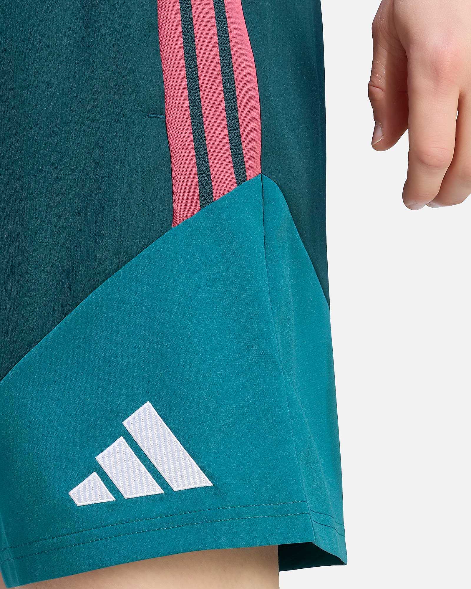 Pantalón Real Madrid 2026/2027 Pantalón Real Madrid 2026/2027 - Fútbol Factory