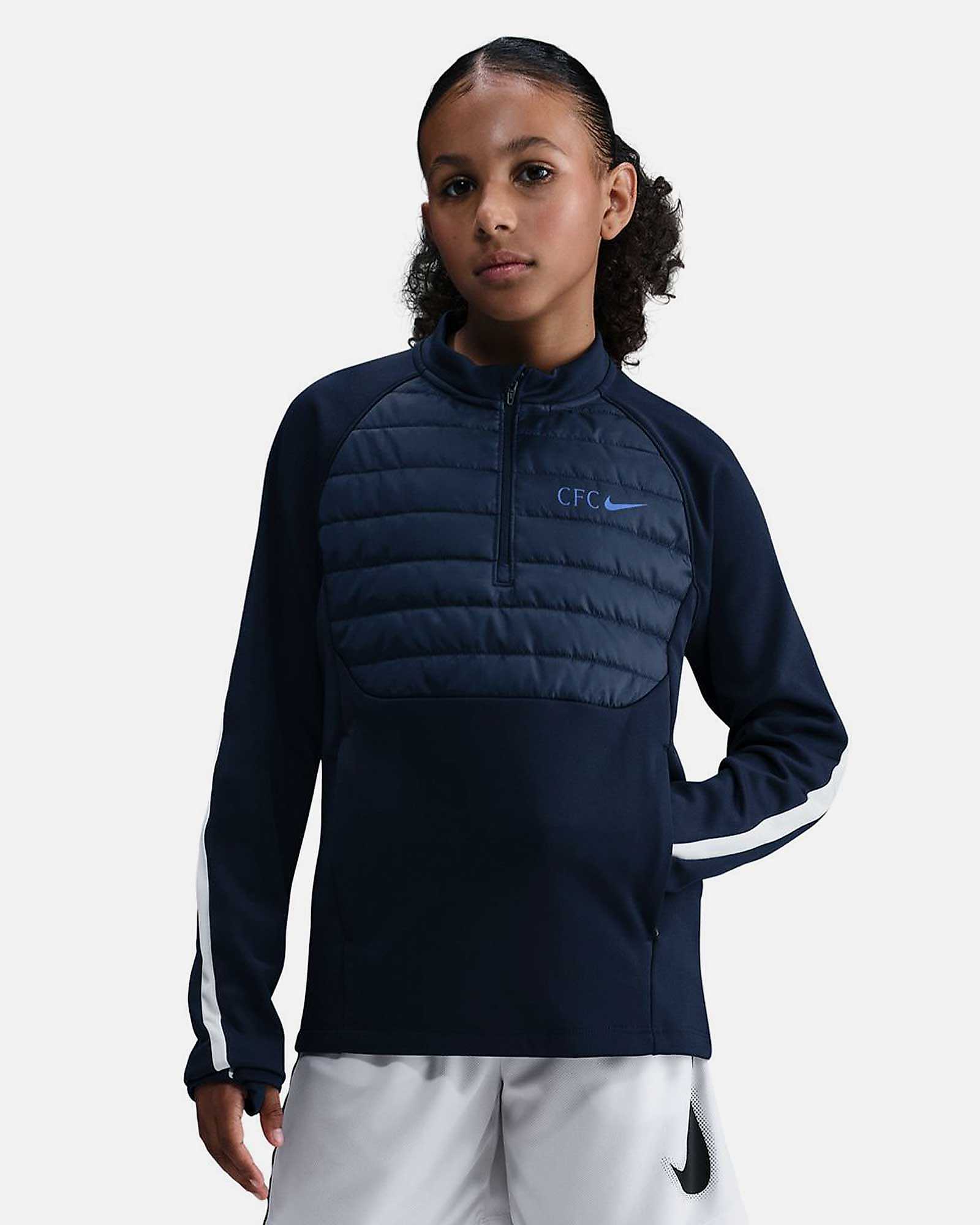 Sudadera Chelsea FC Academy 2025/2026 Winter Warrior Sudadera Chelsea FC Academy 2025/2026 Winter Warrior - Fútbol Factory