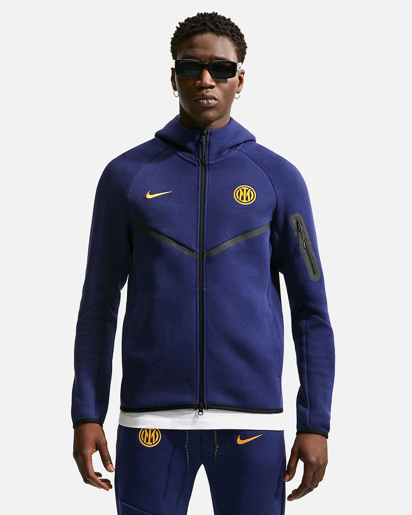 Sweatshirt Inter Milan 2026/2027 Tech Fleece Windrunner Sweatshirt Inter Milan 2026/2027 Tech Fleece Windrunner - Fútbol Factory