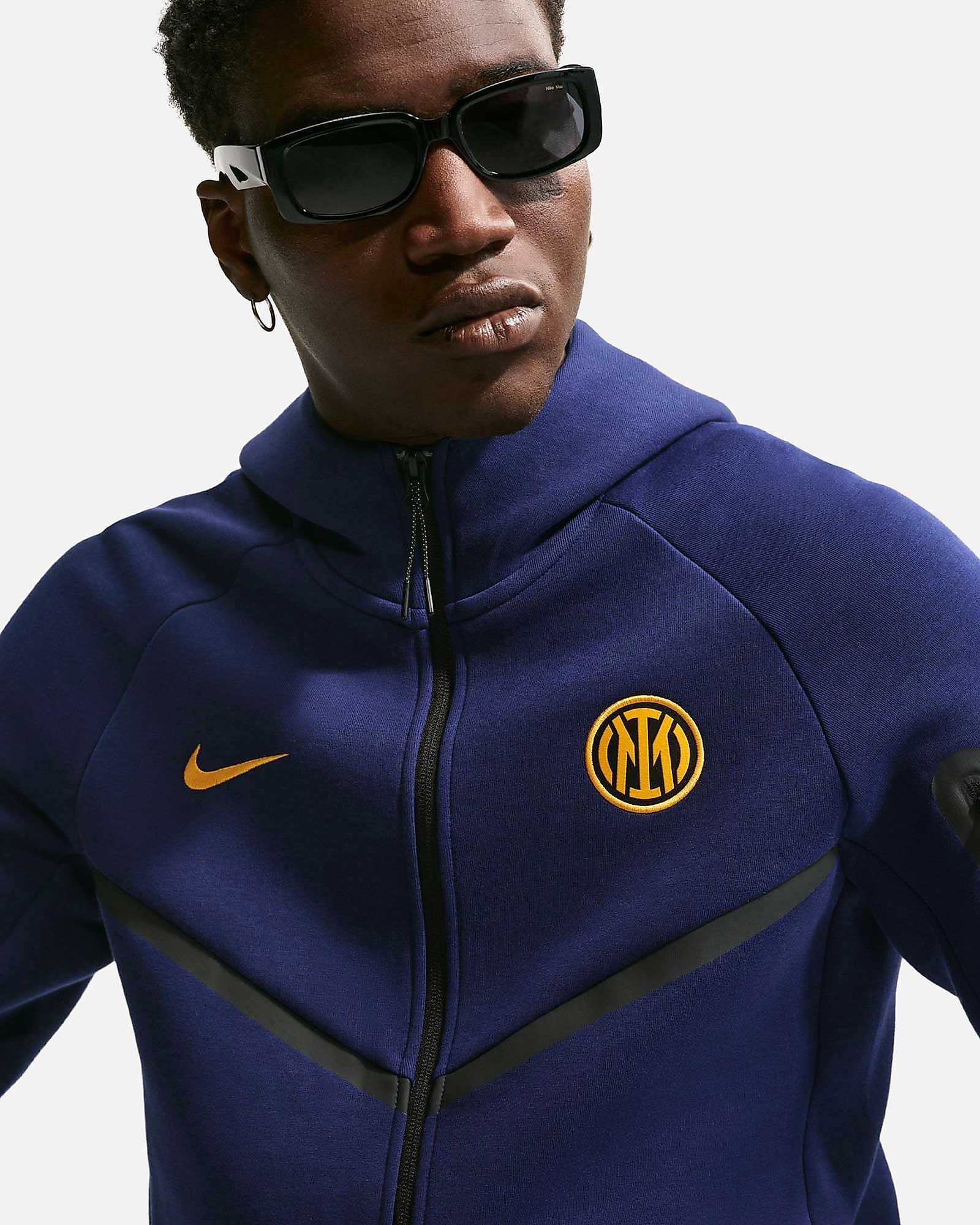 Sweatshirt Inter Milan 2026/2027 Tech Fleece Windrunner Sweatshirt Inter Milan 2026/2027 Tech Fleece Windrunner - Fútbol Factory