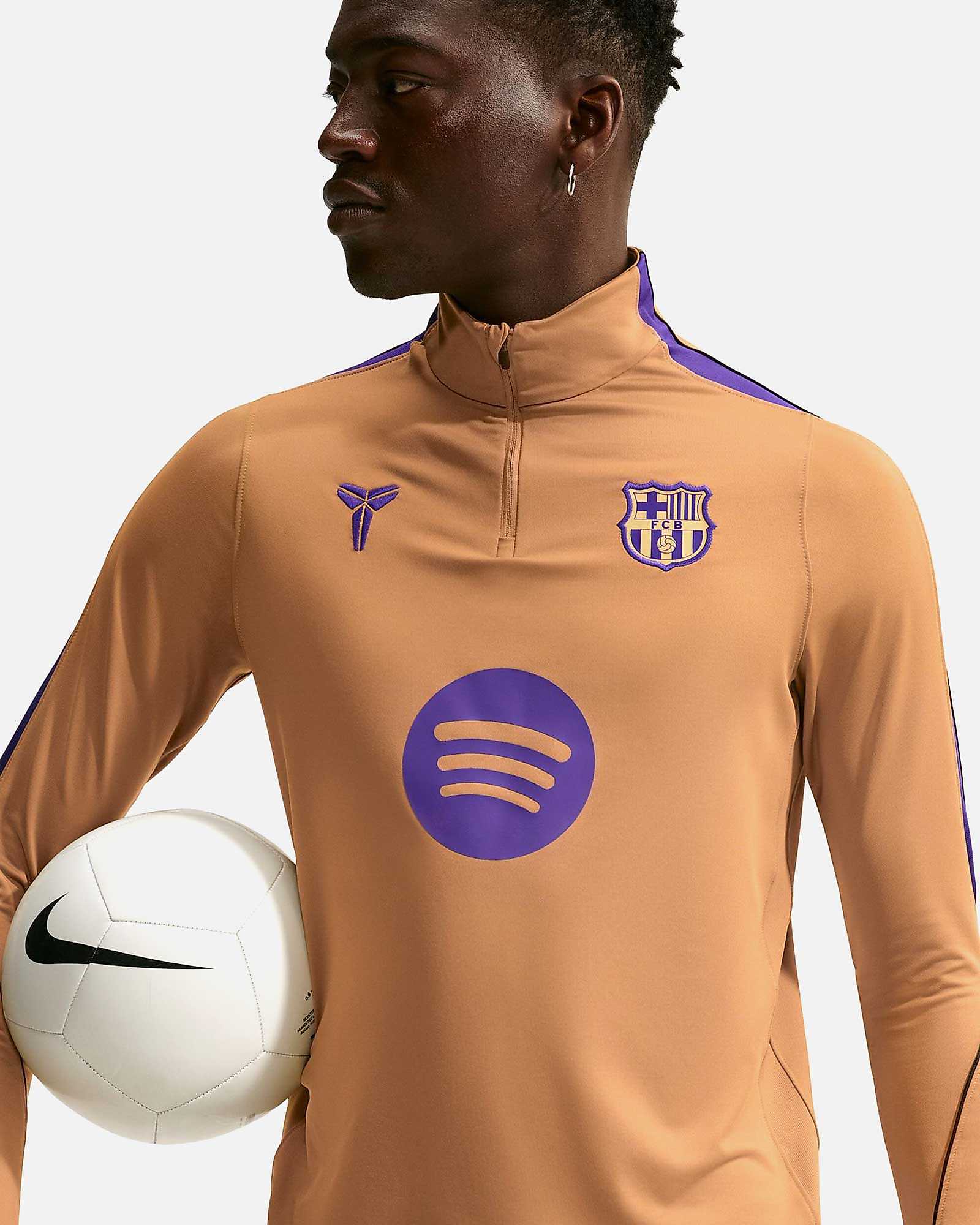 Sudadera FC Barcelona 2026/2027 Strike Kobe Sudadera FC Barcelona 2026/2027 Strike Kobe - Fútbol Factory