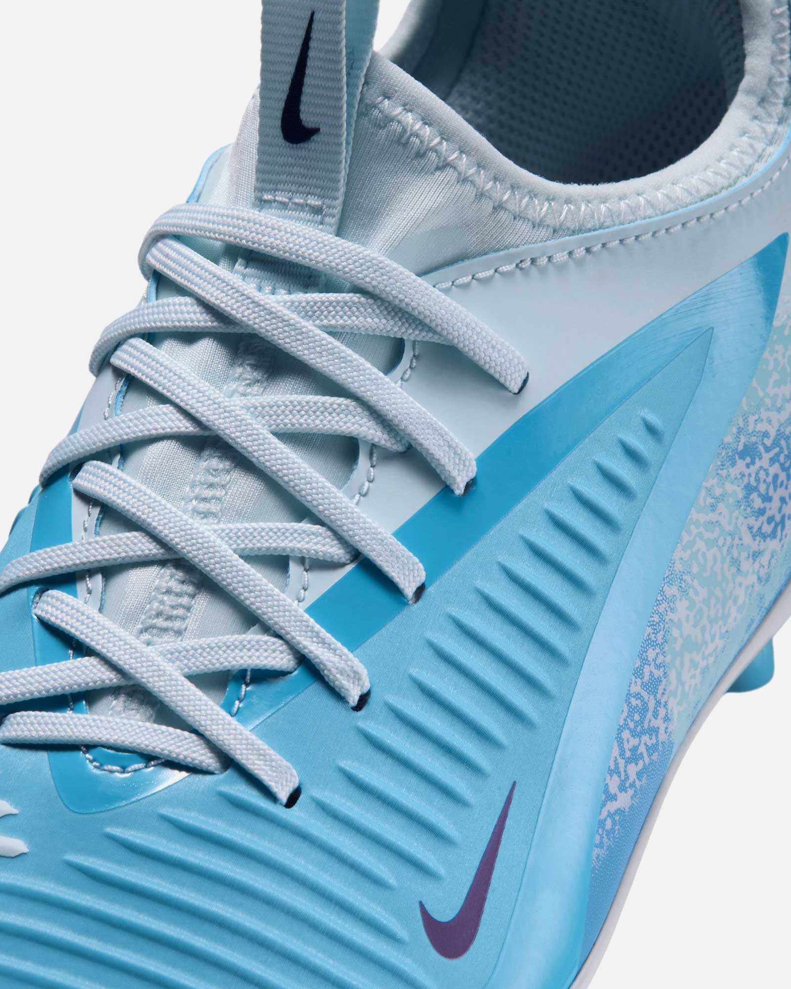 Botas Nike Phantom 6 Low Academy AG Erling Haaland - Fútbol Factory